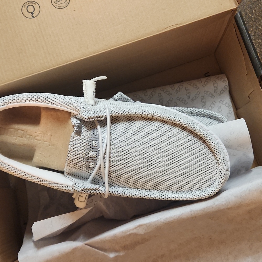 HEY DUDE Wally Stone White BNIB